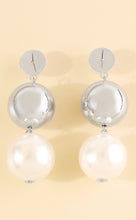 Load image into Gallery viewer, Pearl  Earrings
