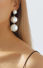 Load image into Gallery viewer, Pearl  Earrings
